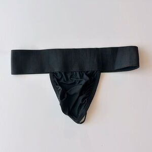 STUDIO READY - BLACK THONG - M